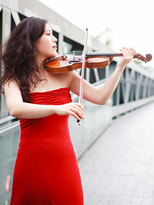 廖昊月: 著名小提琴独奏家